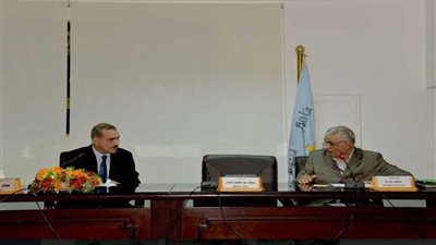 فرص عمل لخريجي الجامعات بـ2500 جنيه شهريًا في فصول محو الأمية بأسيوط