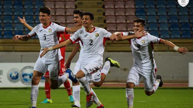 المنتخب العماني يتغلب