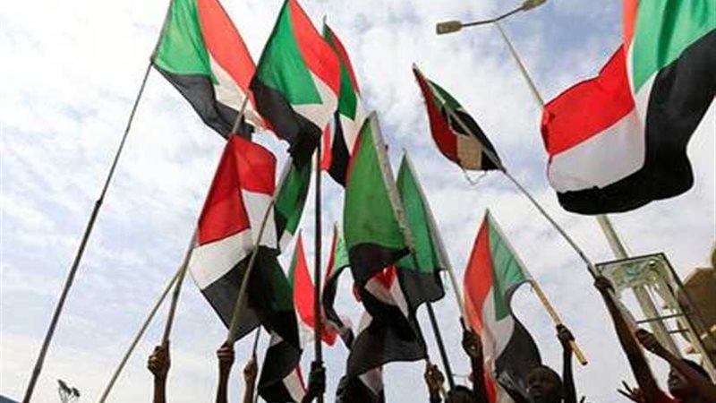 صحف الخرطوم تحتفي