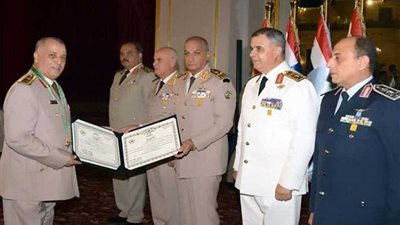 موجز الرابعة.. وزير الدفاع يكرّم القادة المحالين للتقاعد.. وإعلان نتيجة تنسيق المرحلة الثالثة لطلاب الثانوية