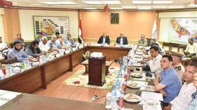 وزير الإسكان ومحافظ أسيوط يتفقدان مشروع الإسكان الاجتماعي بمدينة أسيوط الجديدة والرحاب