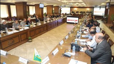 محافظ الجيزة يوجه برفع الإشغالات والباعة الجائلين بمحيط المدارس