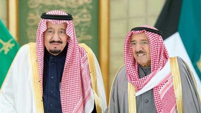 خادم الحرمين الشريفين يطمئن في اتصال هاتفي على صحة سمو أمير دولة الكويت