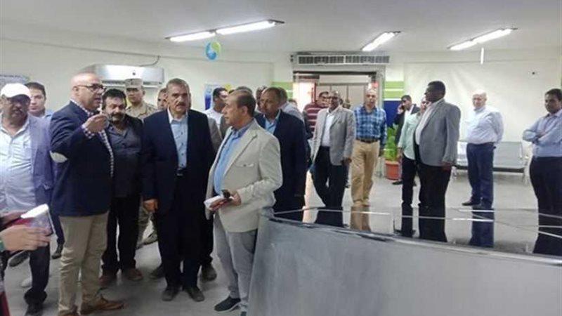 وزير الإسكان ومحافظ