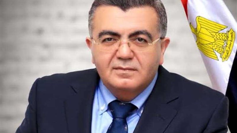 حاتم صادق: جامعة