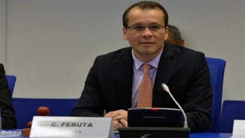 مباحثات مكثفة لمدير