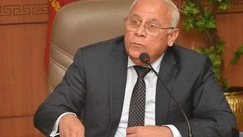 محافظ بورسعيد يبحث