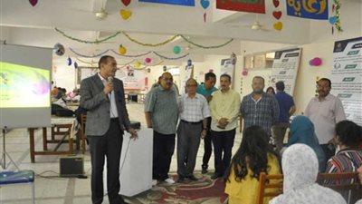 1500 طالب وطالبة يوقعون الكشف الطبي بجامعة المنيا