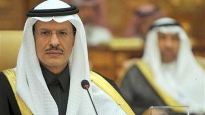 السعودية وروسيا يبحثان توازن سوق النفط العالمية واستقرارها
