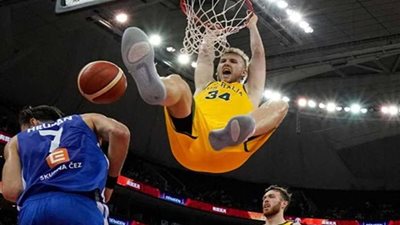 أستراليا تفوز على التشيك (82-70) وتتأهل لنصف نهائي كأس العالم لكرة السلة