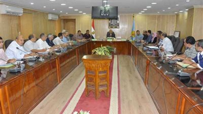 محافظ أسيوط يشدد على الإسراع في تقنين وضع اليد وإزالة التعديات