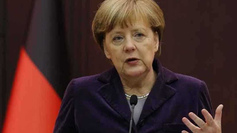 ميركل تعرب عن اعتقادها
