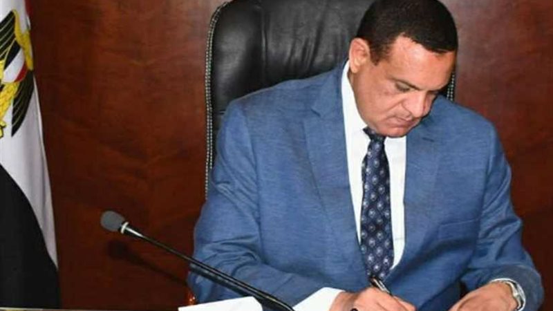 محافظ البحيرة يُحيل