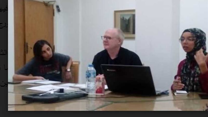 بيتر ايكرسول يشرح