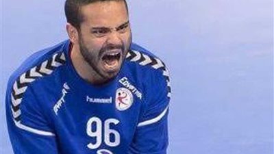 حارس يد الاهلي يخضع لعلاج مكثف