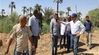 محافظ قنا يتفقد مشروعات الأمن الغذائي بمنطقة المعنى