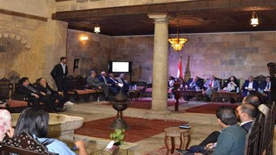 قيس العزاوي يناقش قضايا المرأة ببيت السناري