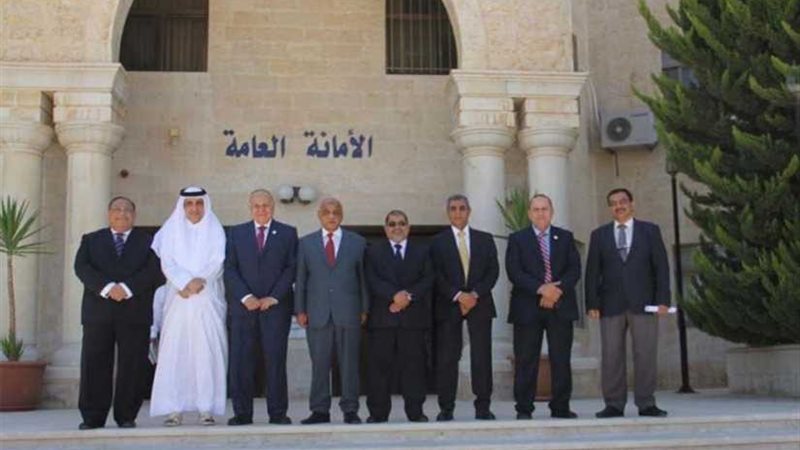 جامعة حلوان رئيسا