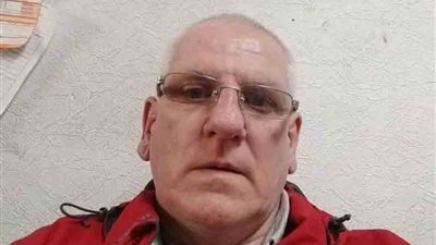 بريطاني يصاب بالشلل بعد وضعه على قوائم الانتظار لمدة عام لإجراء التحاليل