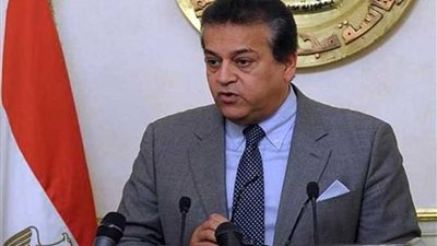 وزير التعليم العالي يتابع تشغيل غرفة الانفجار بمعهد المعايرة