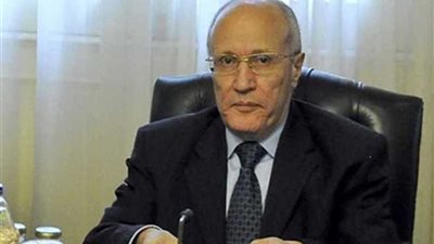 وزير الإنتاج الحربي يبحث تصنيع القطارات مع السفير الألماني