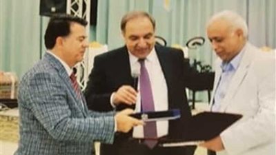 جمعية الجهاز الهضمي بأذربيجان تكرم المشرف على زراعة الكبد بالمنصورة