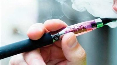 اتحاد الصناعات يطالب بمواصفة قياسية للسجائر الإلكترونية