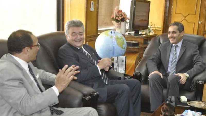 رئيس جامعة القناة