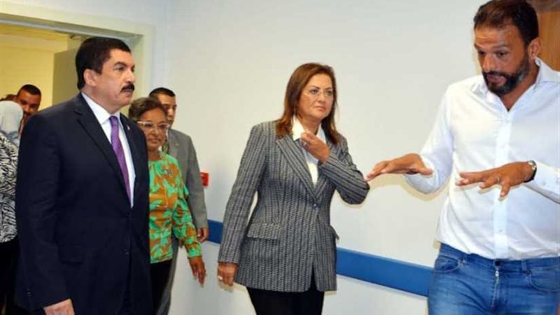 وزيرة التخطيط ومحافظ