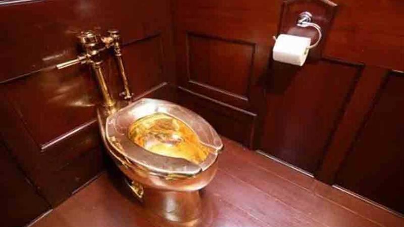 سرقة قاعدة حمام من