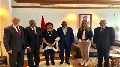 وزيرة الثقافة تصل أنجولا للمشاركة في منتدي إفريقيا لثقافة السلام