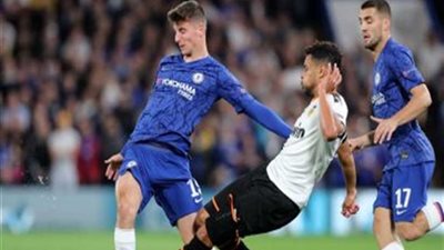 فالنسيا يقهر تشيلسي في عقر داره بهدف مورينو