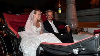 بطقوس غريبة.. زفاف مثير للجدل لمنافسة بوتين الرئاسية في موسكو (صور(