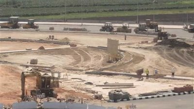 محافظ أسيوط يتفقد الأعمال النهائية لمحور الهضبة الغربية وتطوير الطريق الدائري