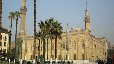 الطرق الصوفية: الرئيس يقرر تجديد مسجد الإمام الحسين وجعله مزارًا سياحيًا عالميًا