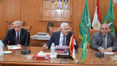 باشتراكات مخفضة.. ”المنوفية“ تبحث توفير أتوبيسات لنقل طلاب أشمون للجامعة