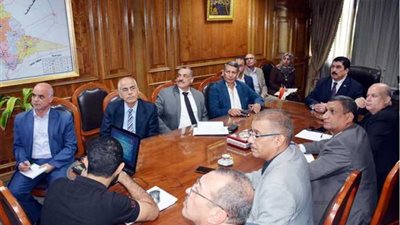 محافظ القليوبية يبحث تطوير منطقة مسطرد بشبرا الخيمة