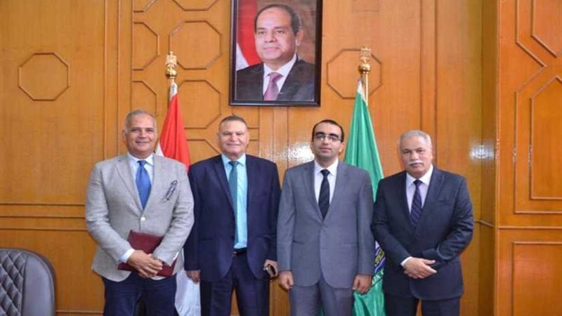 القوي العاملة تشهد