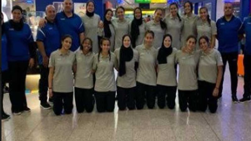 ناشئات اليد أمام