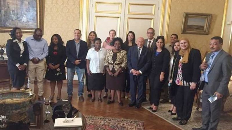 فايق يطلع وفدا من