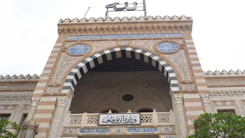 إنهاء خدمة 5 خطباء