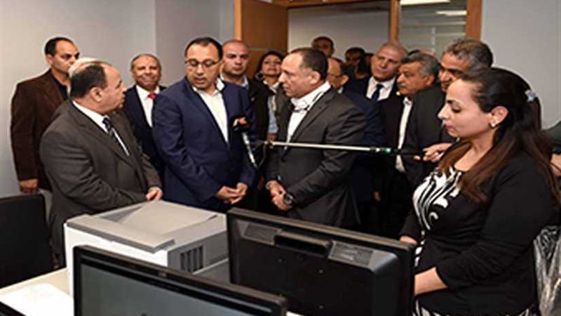 رئيس الوزراء يتفقد