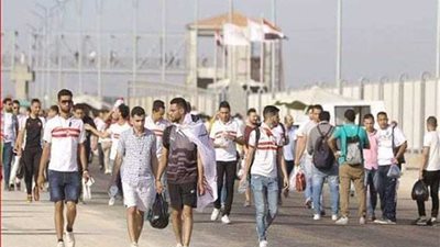 جماهير الزمالك تتوافد بشكل مكثف على “برج العرب” لمساندة فريقها في السوبر