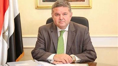 وزير قطاع الأعمال: مشروع تطوير النقل البري والبحري يهدف لمد جسور التجارة لإفريقيا