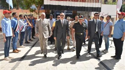 محافظ أسيوط وقائد المنطقة الجنوبية يتفقدان مدرسة ناصر الثانوية العسكرية