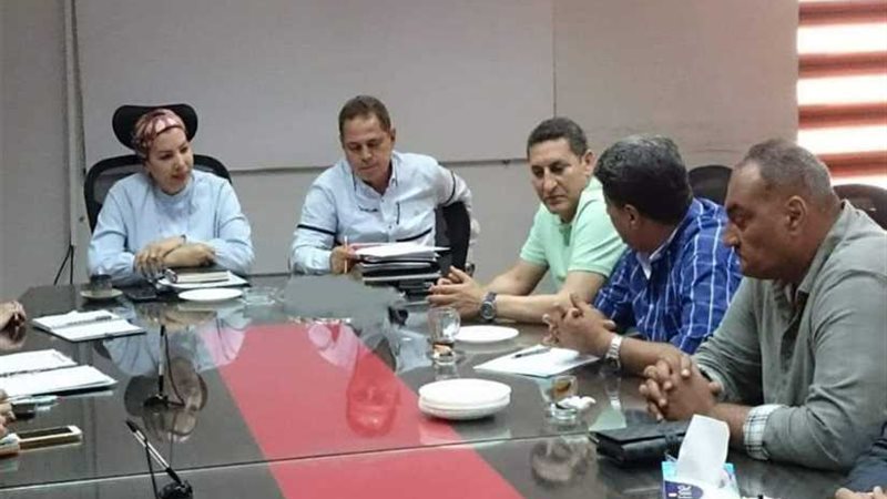 عبداللطيف يضع الخطوط