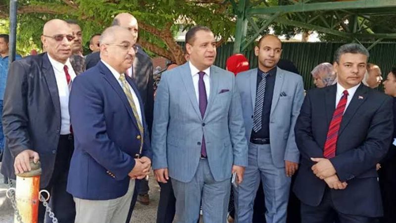 رئيس جامعة يستقبل