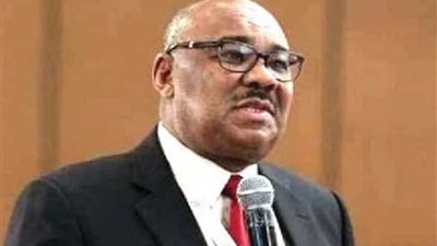 وزير المالية السوداني يلتقي السفير الإماراتي