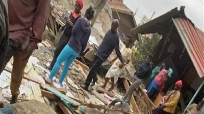 مصرع 7 أطفال وإصابة 57 آخرين في انهيار مدرسة من الصفيح والخشب بكينيا