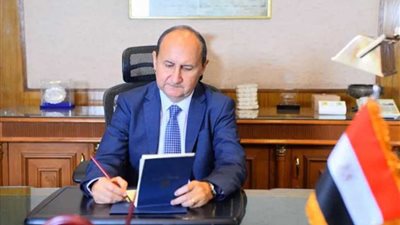 وزير التجارة : قطاع الصناعة يمثل المحرك الأساسي لتحقيق النمو الاقتصادي وخلق فرص العمل